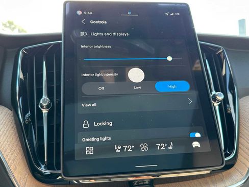 New 2026 Volvo XC60 B5 Plus w/ Climate Package image 32