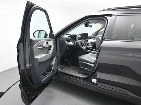 New 2026 Ford Explorer Active w/ Active Comfort Package image 8