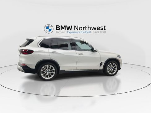Used 2024 BMW X5 xDrive50e w/ Premium Package AWD/4WD image 4