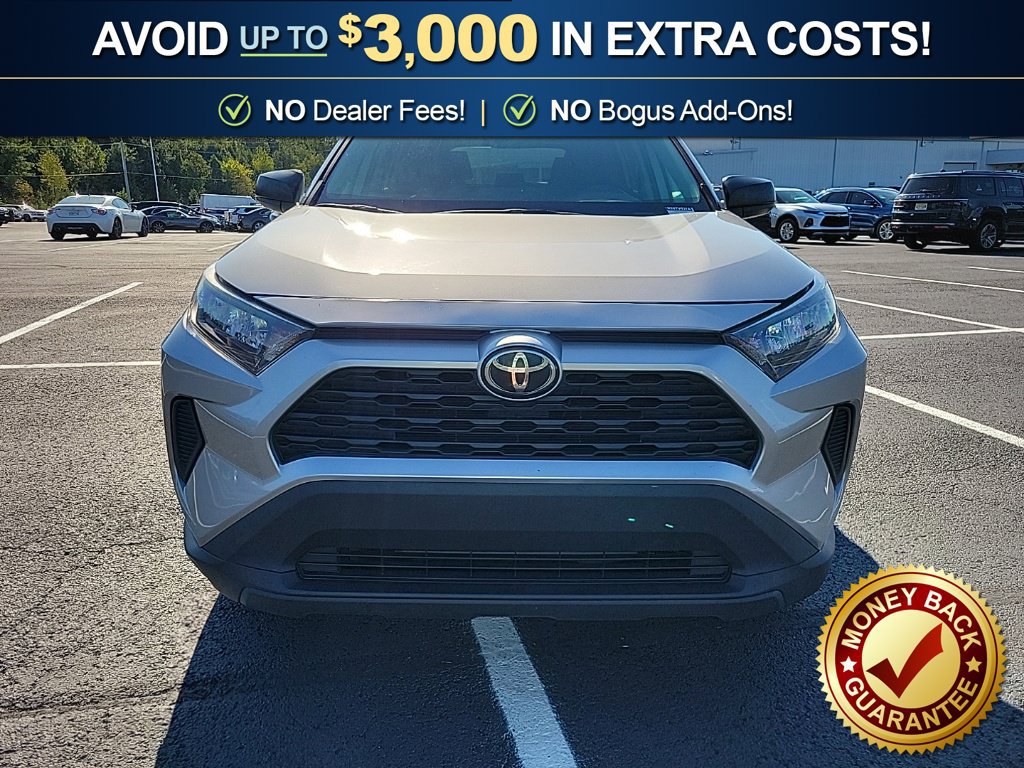 Used 2021 Toyota RAV4 LE FWD image 2