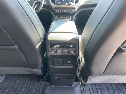 Used 2022 GMC Acadia Denali w/ Denali Ultimate Package image 26