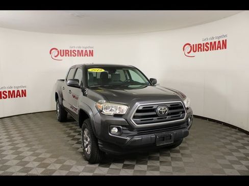 Used 2019 Toyota Tacoma SR5 AWD/4WD image 11