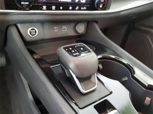 Used 2023 Nissan Rogue SV image 30