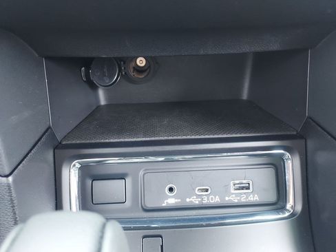 Certified 2025 Subaru Ascent Premium AWD/4WD image 18