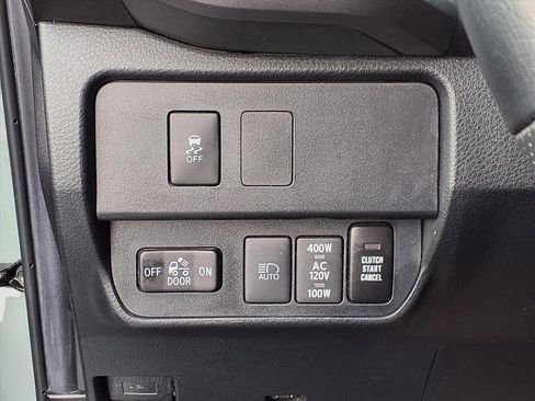 Used 2022 Toyota Tacoma TRD Off-Road image 30