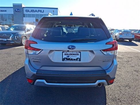 Used 2019 Subaru Forester Touring image 6