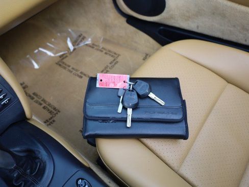 Used 2001 Porsche Boxster RWD image 34