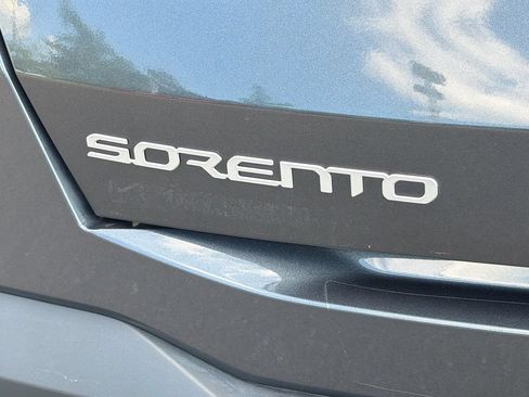 Used 2024 Kia Sorento S w/ Panoramic Sunroof Package FWD image 37