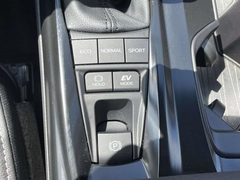 Used 2026 Toyota Camry SE w/ Convenience Package FWD image 31