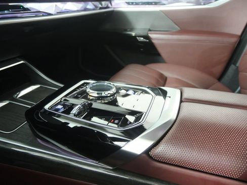 Certified 2023 BMW 740i RWD image 25