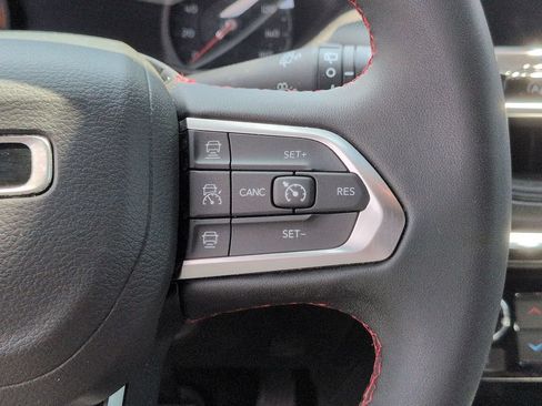 Used 2025 Jeep Compass Trailhawk w/ Trailer Tow Group AWD/4WD image 21
