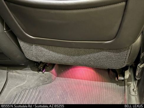 Used 2021 Cadillac Escalade ESV Premium Luxury w/ Driver Assist Tech Package AWD/4WD image 28