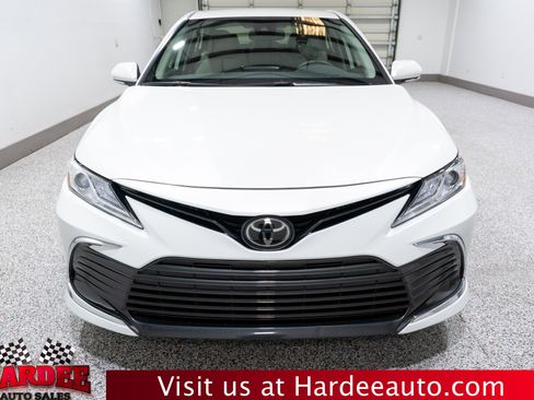 Used 2023 Toyota Camry XLE FWD image 7