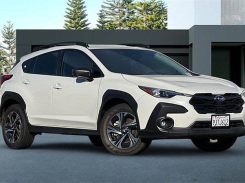 Used 2024 Subaru Crosstrek 2.0i Premium image 2