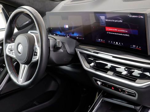 Certified 2025 BMW X7 M60i image 22