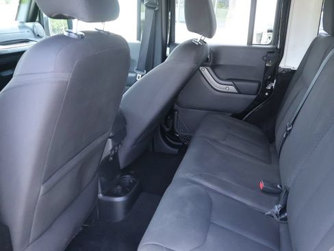 Used 2015 Jeep Wrangler Unlimited Sport w/ Quick Order Package 24S AWD/4WD image 13