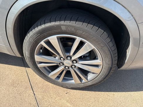 Used 2023 Cadillac XT6 Premium Luxury w/ Technology Package image 11