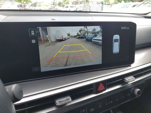 Used 2025 Kia Sorento S FWD image 28