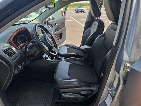 Used 2020 Jeep Compass Trailhawk image 12