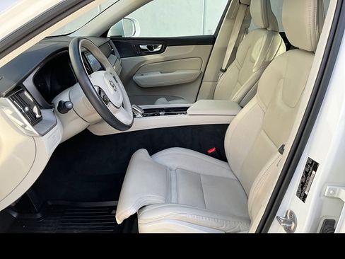Certified 2023 Volvo XC60 B5 Ultimate w/ Climate Package AWD/4WD image 2