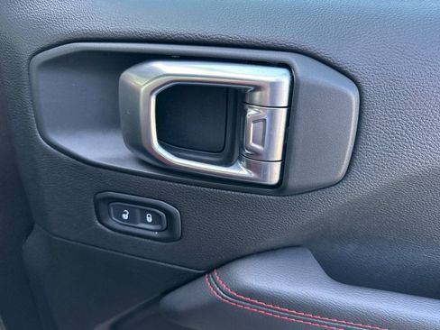 Used 2023 Jeep Wrangler Unlimited Rubicon 4xe image 19