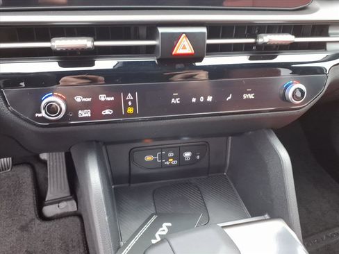 New 2026 Kia Sportage SX FWD image 23