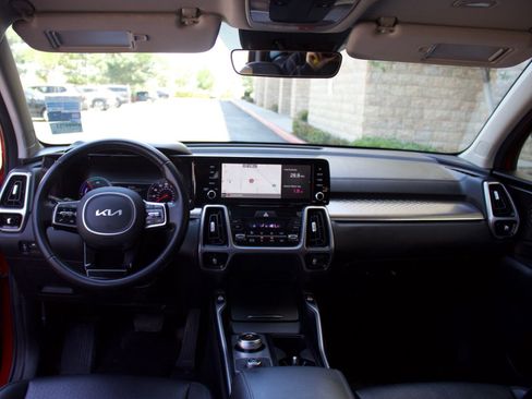 Used 2022 Kia Sorento S FWD image 14