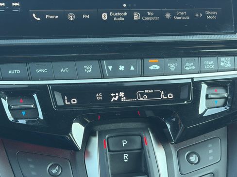 Used 2025 Honda Odyssey Sport-L image 17