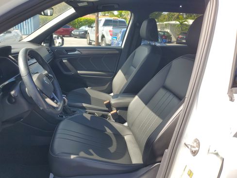 Used 2023 Volkswagen Tiguan SE R-Line image 23