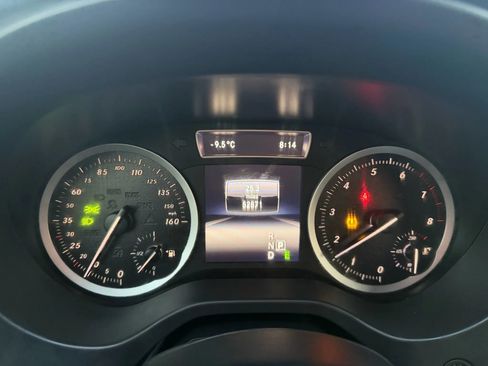 Used 2018 INFINITI QX30 Sport image 10