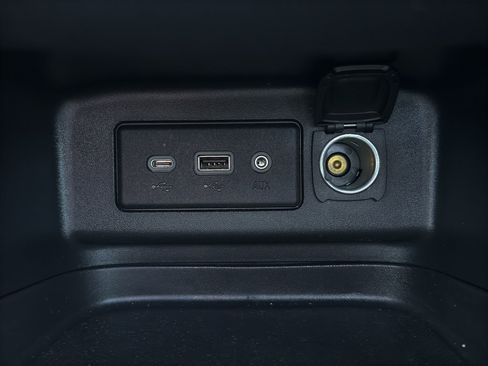 Used 2023 Chevrolet Equinox LT AWD/4WD image 28