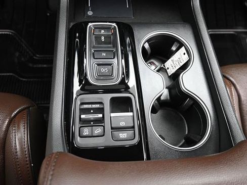 Used 2024 Honda Pilot Elite image 13