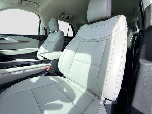 New 2026 Ford Explorer Active image 28