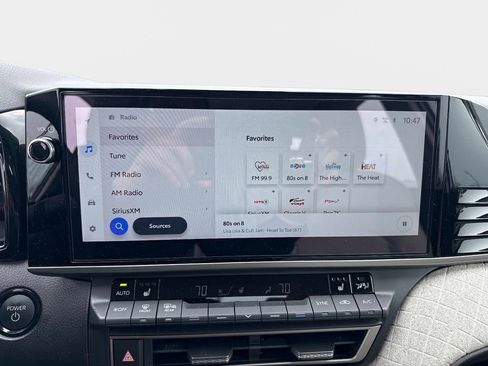 Used 2025 Toyota Camry XLE image 19