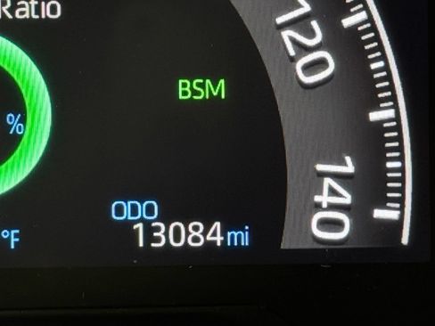 Used 2024 Toyota RAV4 LE AWD/4WD image 16