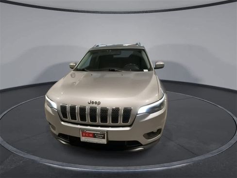 Used 2019 Jeep Cherokee Latitude w/ Cold Weather Group image 3