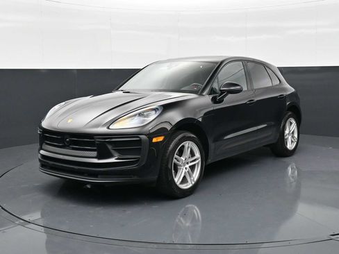 Certified 2024 Porsche Macan AWD/4WD image 1