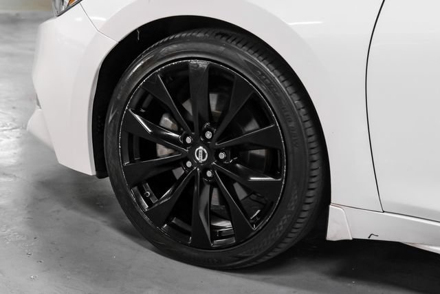 Used 2018 Nissan Maxima SR w/ Midnight Edition FWD image 53