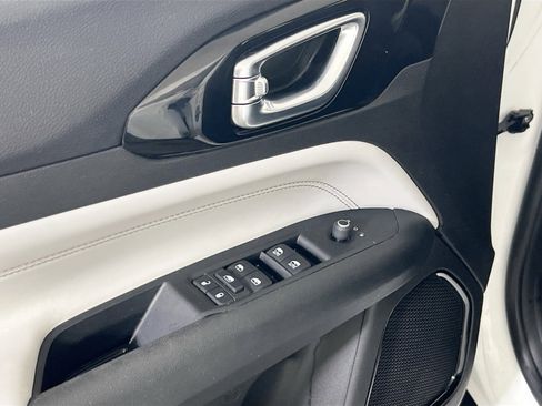 Used 2022 Jeep Compass Limited image 17