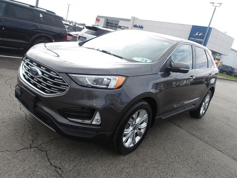 Used 2020 Ford Edge Titanium image 3