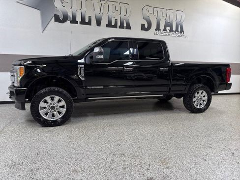 Used 2018 Ford F250 Platinum w/ Platinum Ultimate Package image 4