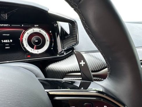 Used 2025 Aston Martin V8 Vantage Coupe image 19