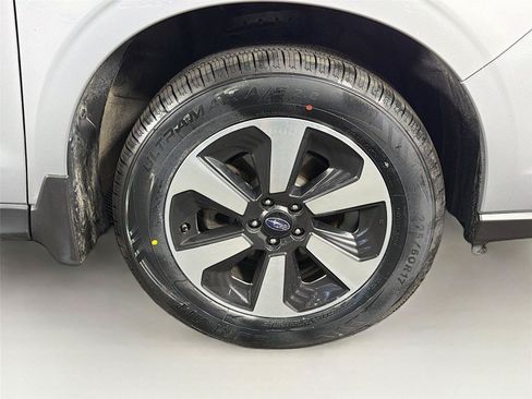 Used 2018 Subaru Forester 2.5i Premium AWD/4WD image 35