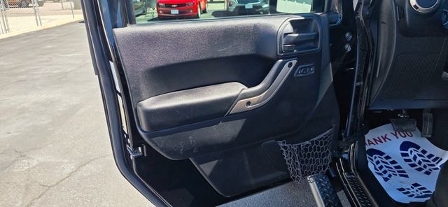 Used 2016 Jeep Wrangler Sahara AWD/4WD image 9
