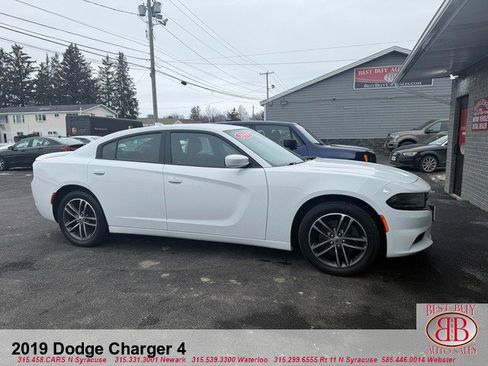 Used 2019 Dodge Charger SXT w/ Driver Confidence Group image 2