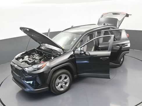 Used 2025 Toyota RAV4 XLE w/ Convenience Package FWD image 61
