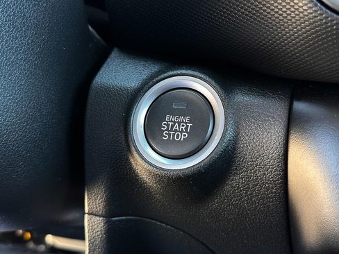 Used 2022 Hyundai Kona Limited image 24