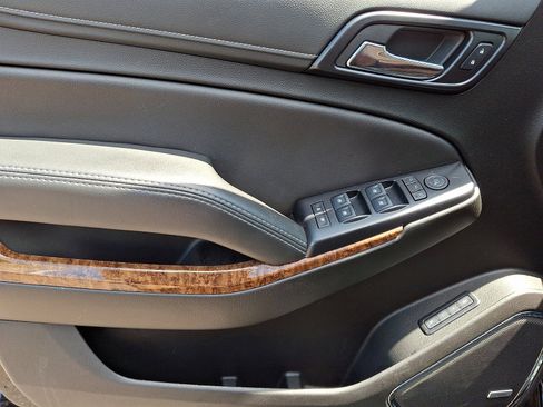 Used 2019 Chevrolet Suburban Premier w/ Premier Plus Edition AWD/4WD image 15