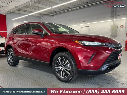 Used 2021 Toyota Venza LE w/ Carpet Mat Package (TMS) AWD/4WD image 5