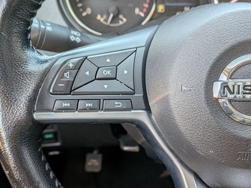 Used 2022 Nissan Rogue Sport SV FWD image 20